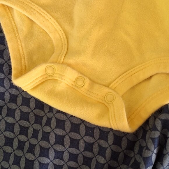 beep beep onesie 6 to 9 months carters - Picture 6 of 6
